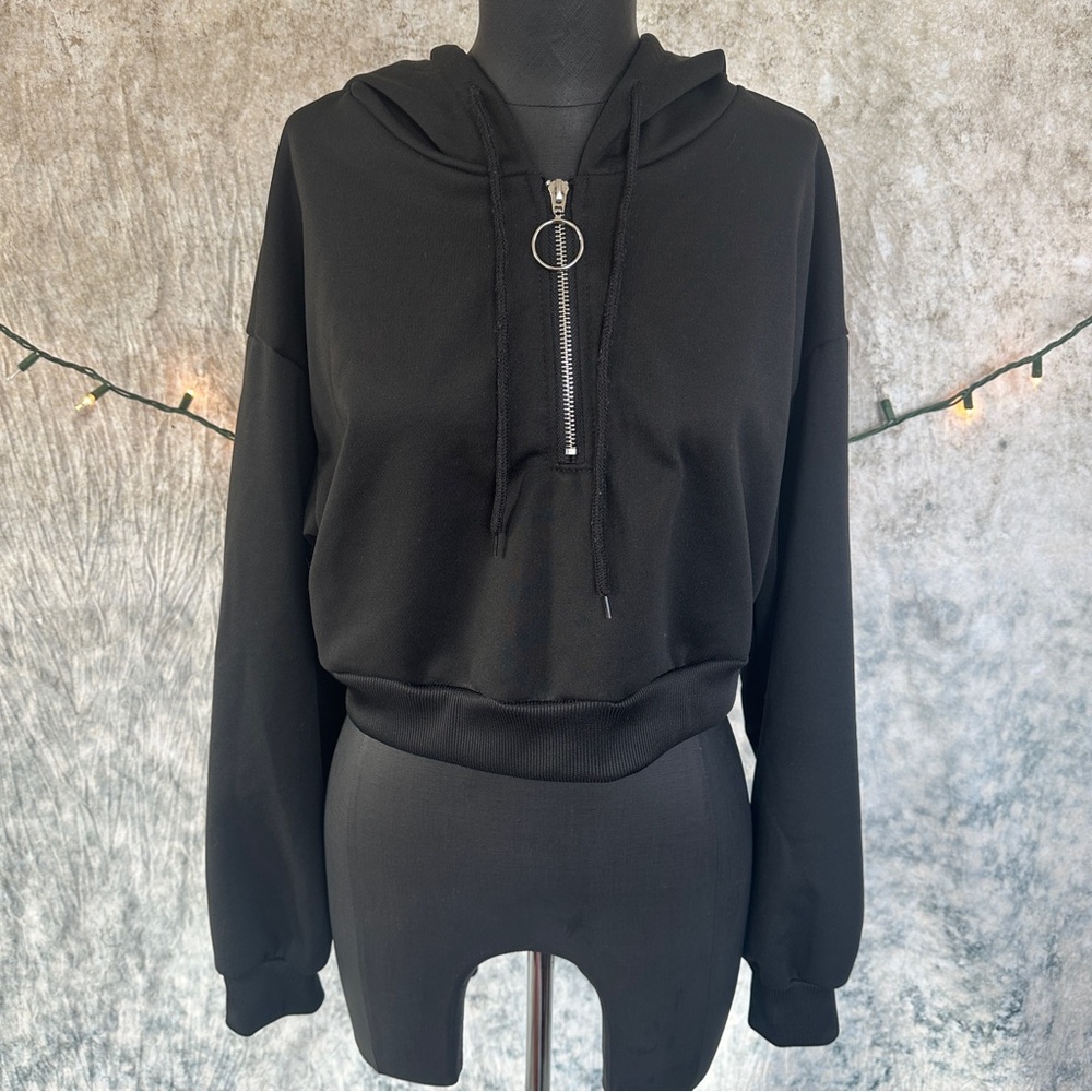 SHEIN Black cropped zip up hoodie